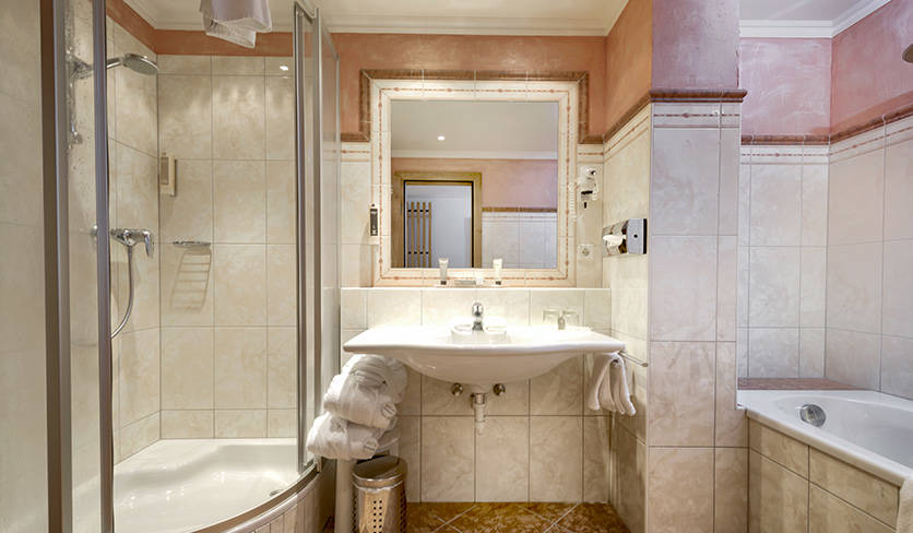 Bathroom Suite Standard Hotel Brigitte
