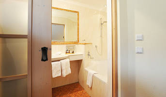 Bathroom Doppelzimmer Room Classic A Hotel Brigitte