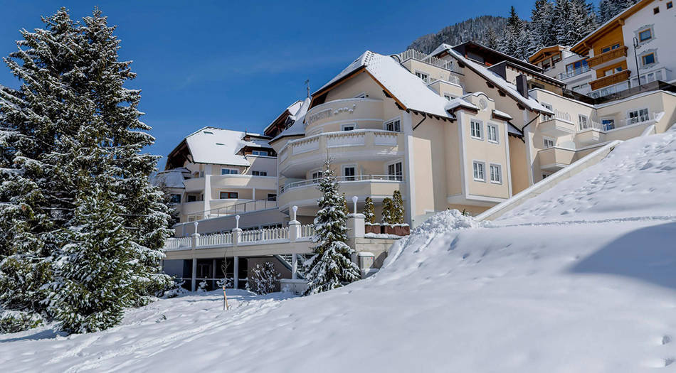Hotel Brigitte right by the ski slope
